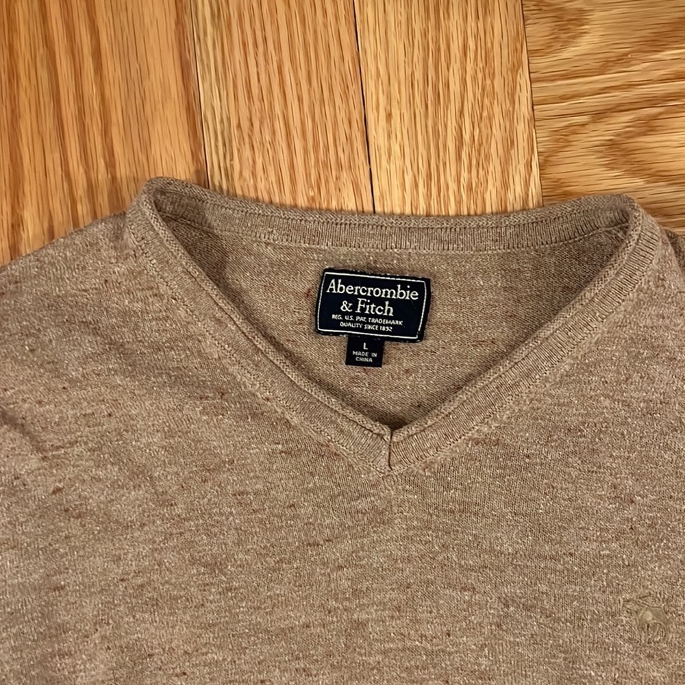 Sweater - Picture 5 of 8
